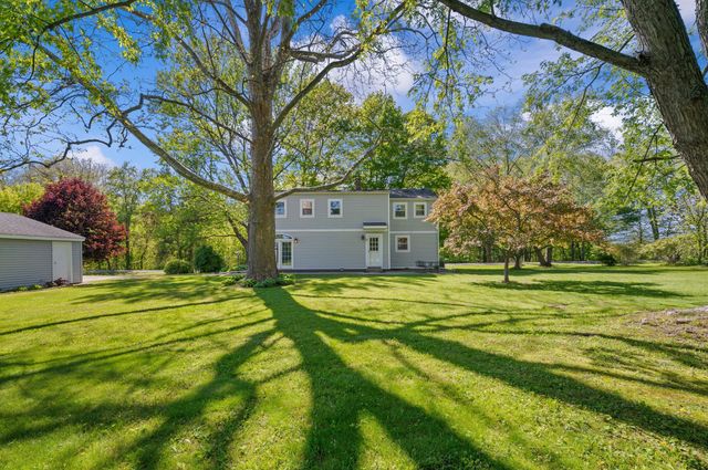 8498 Lake Road, Berrien Center, MI 49102