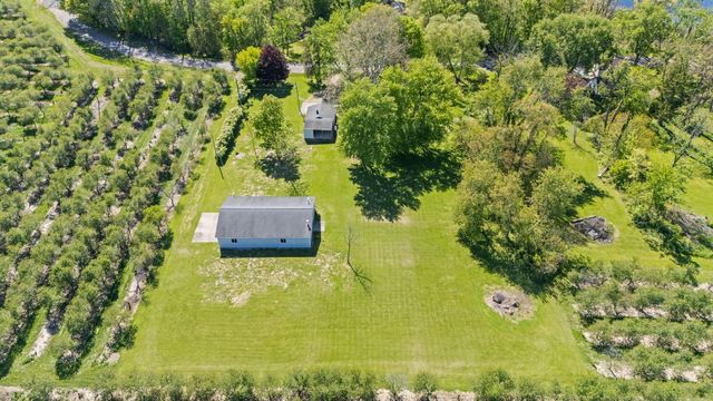 8498 Lake Road, Berrien Center, MI 49102