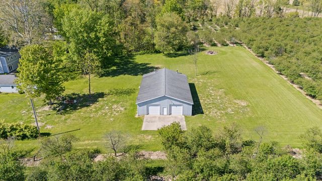 8498 Lake Road, Berrien Center, MI 49102