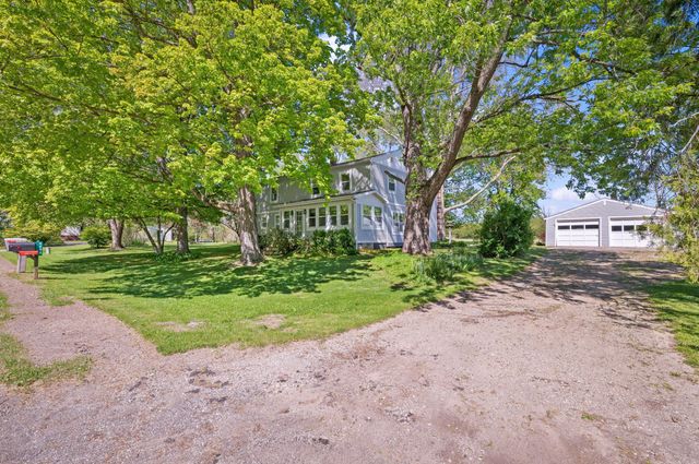 8498 Lake Road, Berrien Center, MI 49102