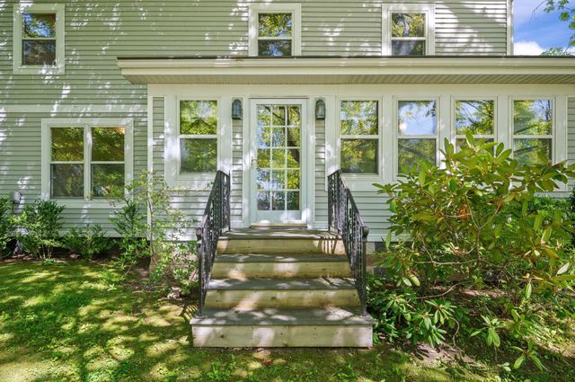 8498 Lake Road, Berrien Center, MI 49102