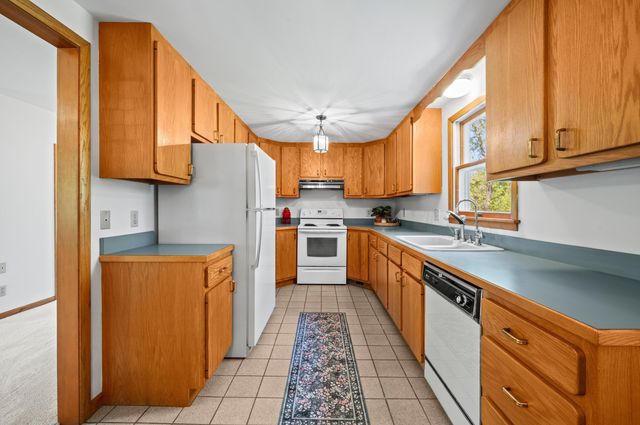 8498 Lake Road, Berrien Center, MI 49102