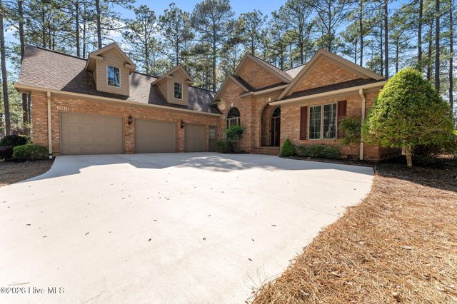 28 Abbottsford Drive, Pinehurst, NC 28374