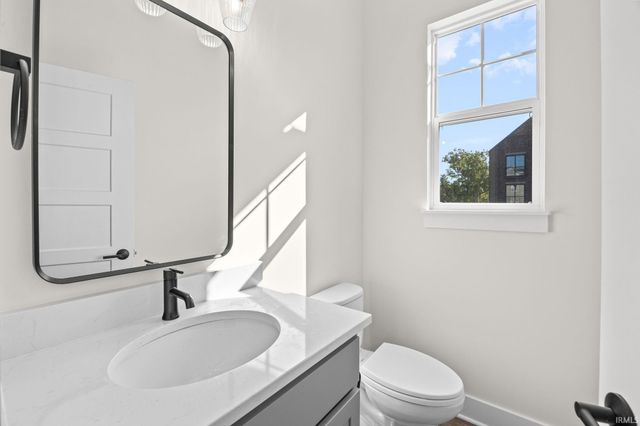 105 Parkerwood Lane, West Lafayette, IN 47906