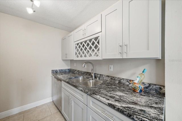 4843 COQUINA KEY DRIVE SE A, St Petersburg, FL 33705