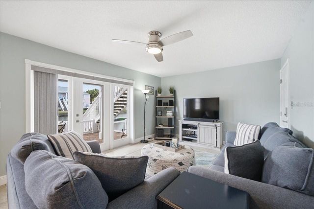 4843 COQUINA KEY DRIVE SE A, St Petersburg, FL 33705