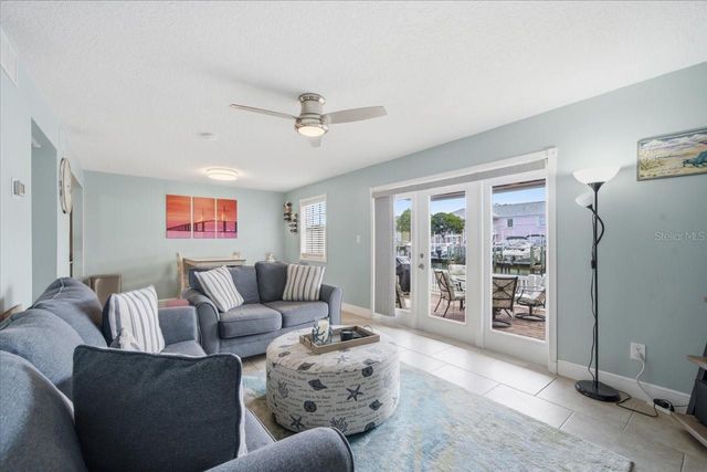 4843 COQUINA KEY DRIVE SE A, St Petersburg, FL 33705