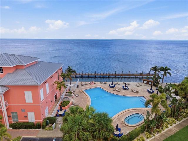 4843 COQUINA KEY DRIVE SE A, St Petersburg, FL 33705