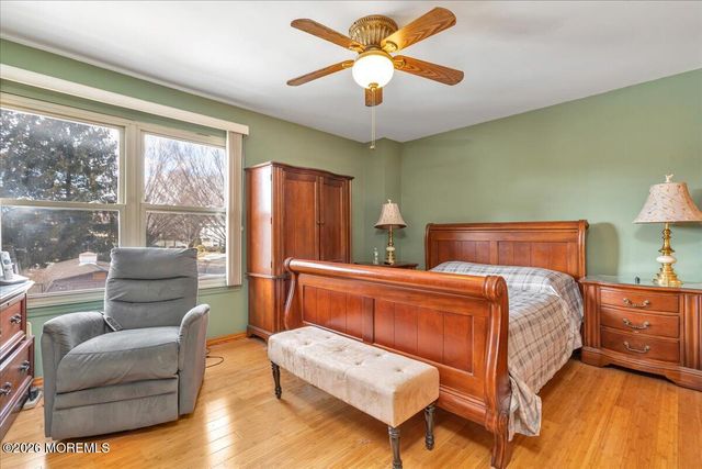 15 Erin Lane, Middlesex, NJ 08846