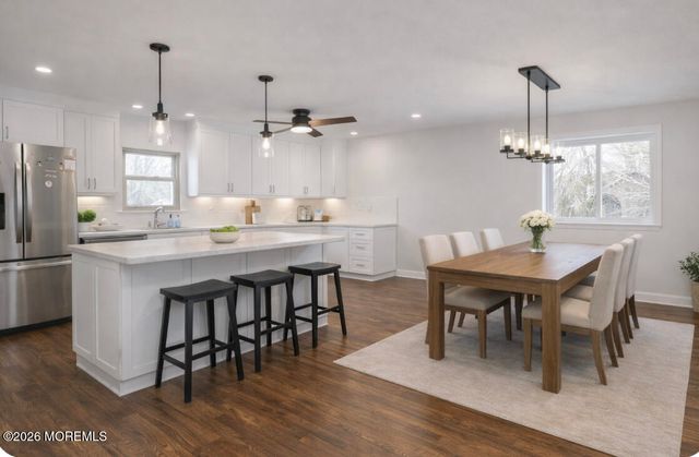 15 Erin Lane, Middlesex, NJ 08846