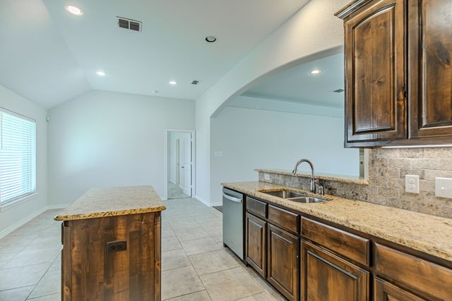 101 Elk Cove, Stephenville, TX 76401