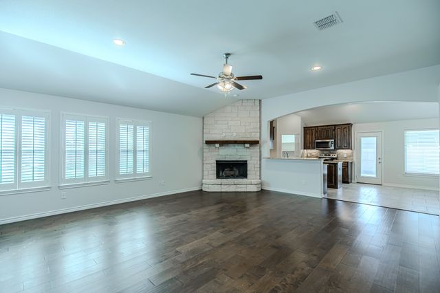 101 Elk Cove, Stephenville, TX 76401