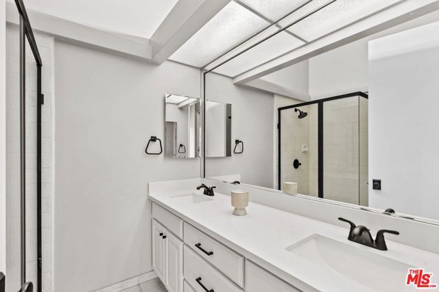 5151 Balboa Boulevard 303, Encino (los Angeles), CA 91316