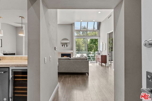 5151 Balboa Boulevard 303, Encino (los Angeles), CA 91316