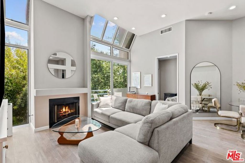 5151 Balboa Boulevard 303, Encino (los Angeles), CA 91316