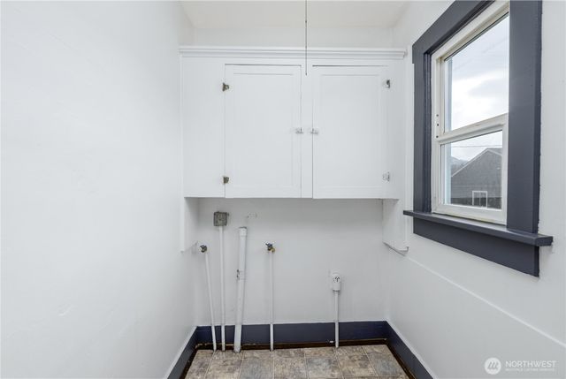 734 W 4th St, Port Angeles, WA 98363