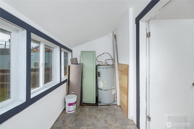 734 W 4th St, Port Angeles, WA 98363