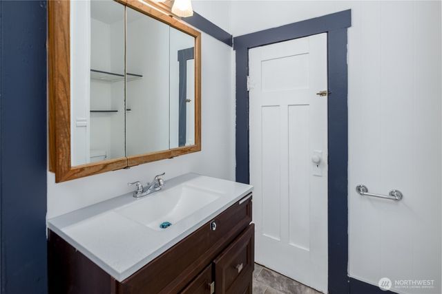 734 W 4th St, Port Angeles, WA 98363