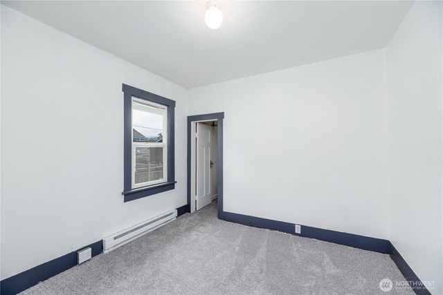 734 W 4th St, Port Angeles, WA 98363