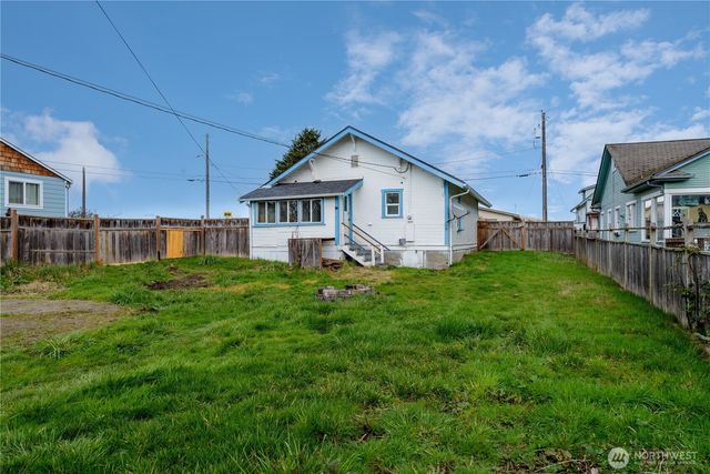 734 W 4th St, Port Angeles, WA 98363