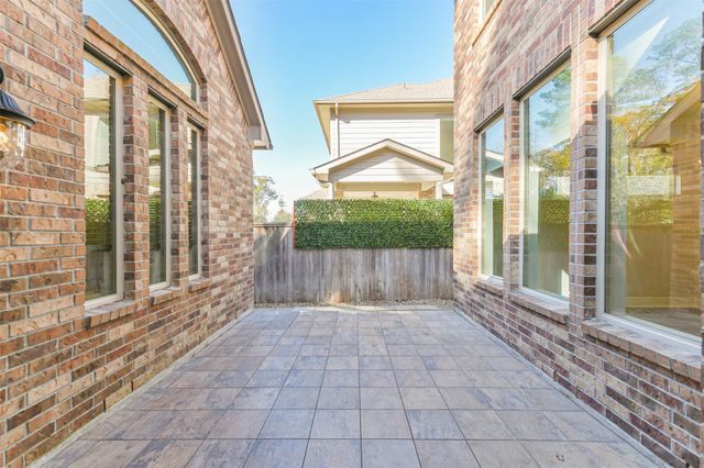 210 Liatris Court, Conroe, TX 77304