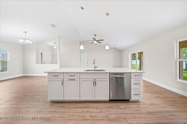 1204 Captiva Island Circle SW, Palm Bay, FL 32908