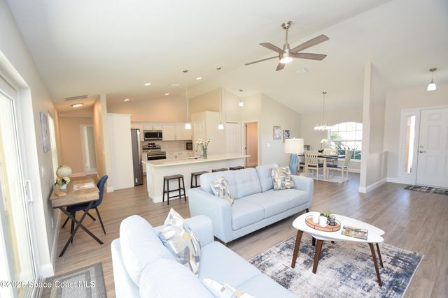 1204 Captiva Island Circle SW, Palm Bay, FL 32908