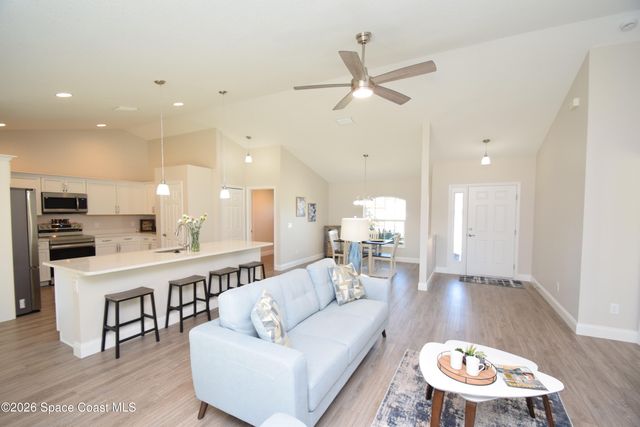 1204 Captiva Island Circle SW, Palm Bay, FL 32908