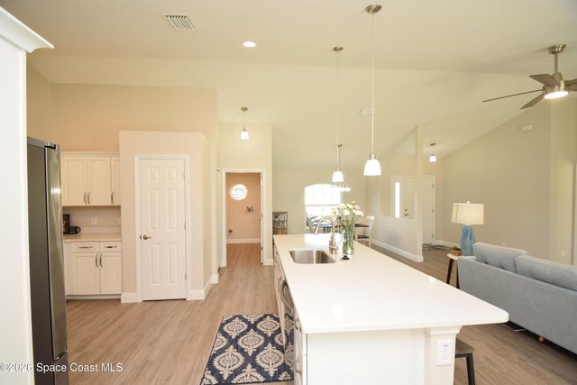 1204 Captiva Island Circle SW, Palm Bay, FL 32908