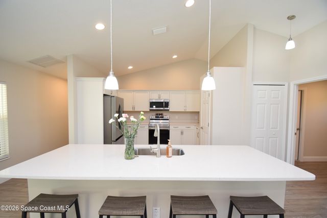 1204 Captiva Island Circle SW, Palm Bay, FL 32908