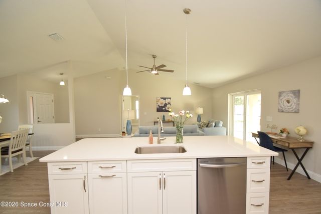 1204 Captiva Island Circle SW, Palm Bay, FL 32908