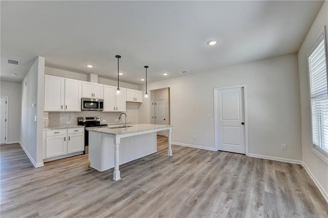 696 Rodeo Drive, Dacula, GA 30011