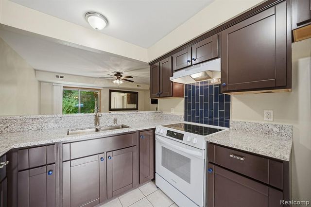 41061 Rose Lane, Clinton Township, MI 48036