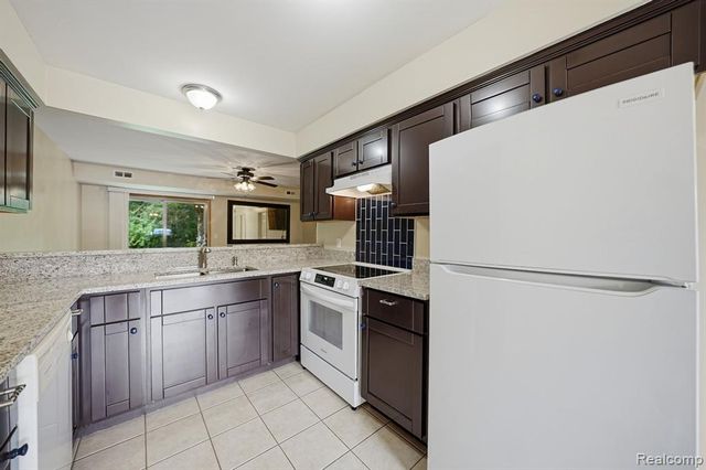 41061 Rose Lane, Clinton Township, MI 48036