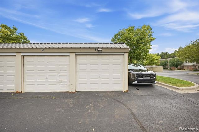41061 Rose Lane, Clinton Township, MI 48036