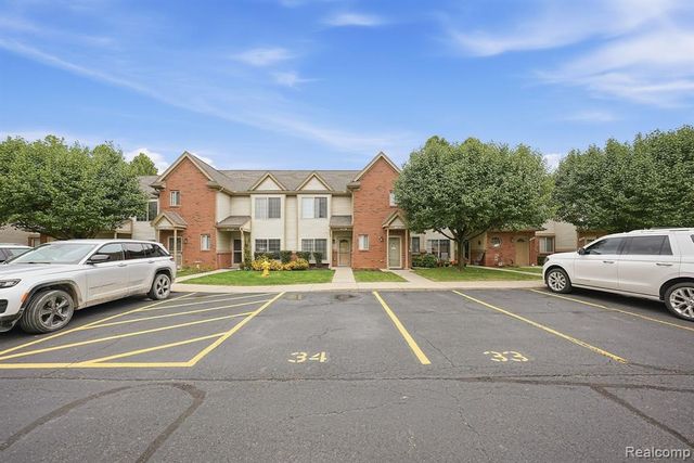 41061 Rose Lane, Clinton Township, MI 48036
