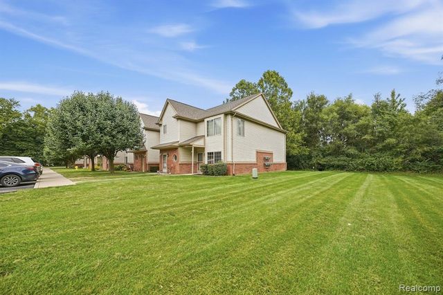 41061 Rose Lane, Clinton Township, MI 48036