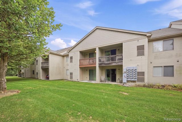 41061 Rose Lane, Clinton Township, MI 48036