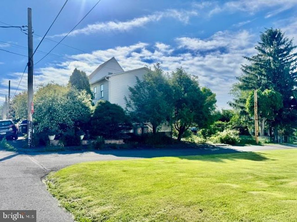 510 W PINE ST, Frackville, PA 17931