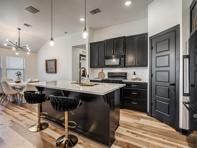 13317 SW 5th Street, Yukon, OK 73099