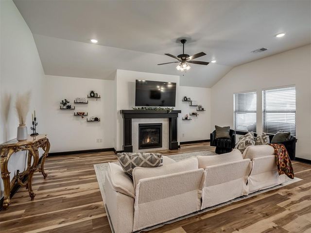 13317 SW 5th Street, Yukon, OK 73099