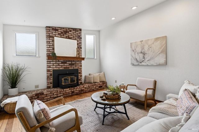 6174 San Benito Ct, Rohnert Park, CA 94928