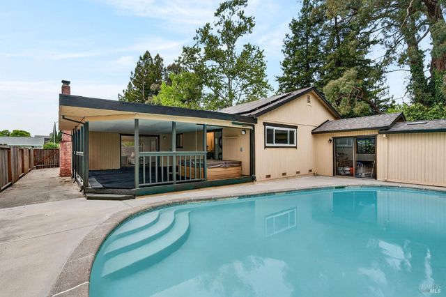 6174 San Benito Ct, Rohnert Park, CA 94928