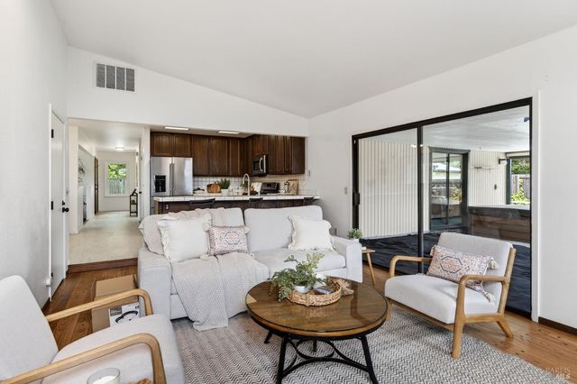 6174 San Benito Ct, Rohnert Park, CA 94928