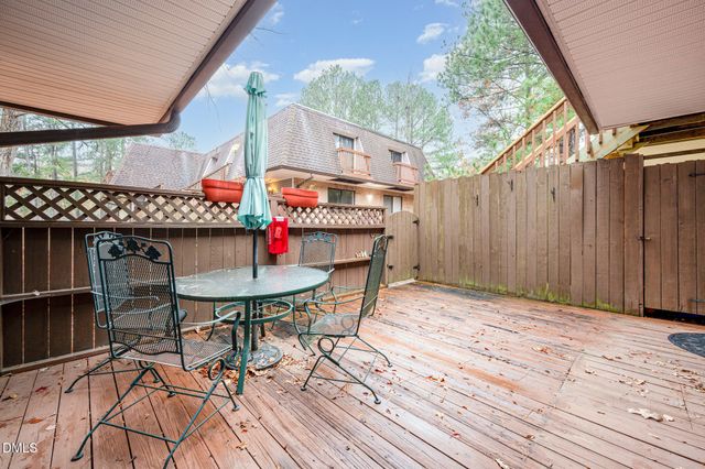 380 Summerwalk Circle, Chapel Hill, NC 27517