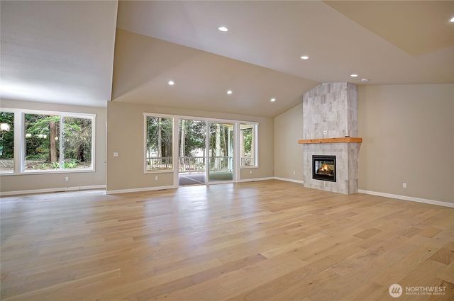 2802 Park Drive, Camano Island, WA 98282