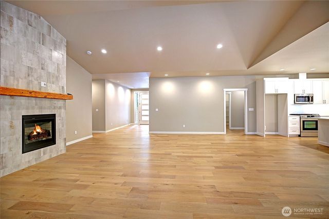 2802 Park Drive, Camano Island, WA 98282