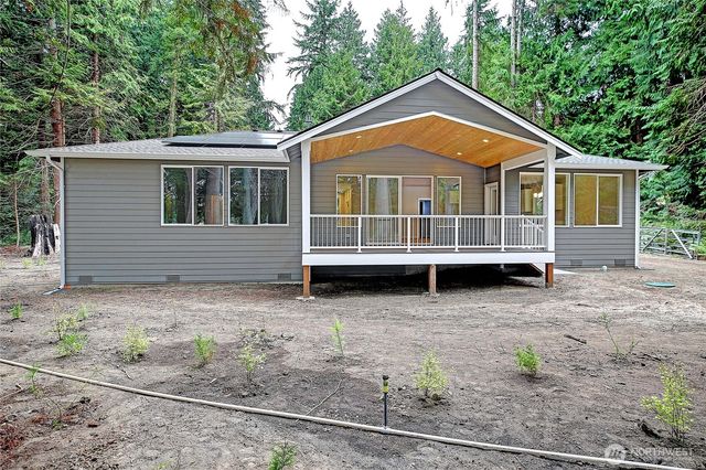 2802 Park Drive, Camano Island, WA 98282