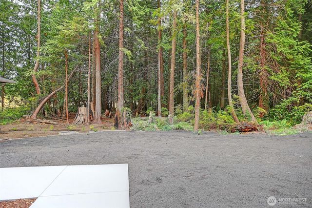 2802 Park Drive, Camano Island, WA 98282