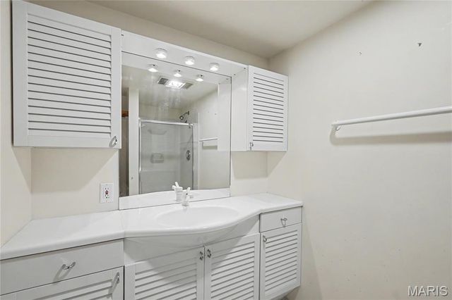 330 Reighley Place, Florissant, MO 63031